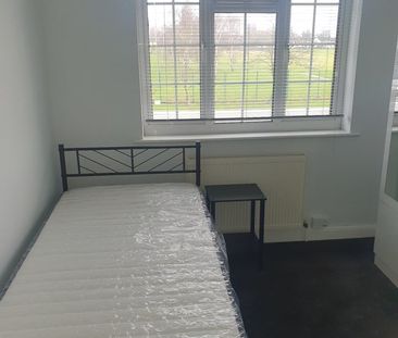 Room in a Shared Flat, Church Lane, NW9 - Photo 3