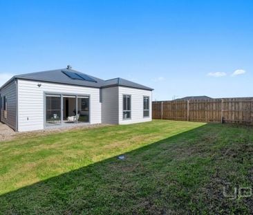 12 Hazelmere Avenue, Eynesbury - Photo 2