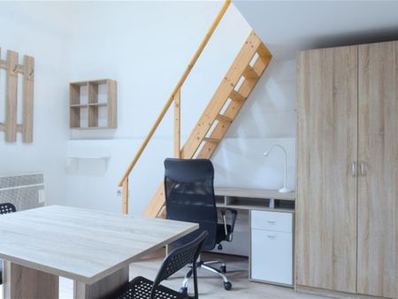 Pronájem bytu 1+kk 20 m2 - Fotografie 2