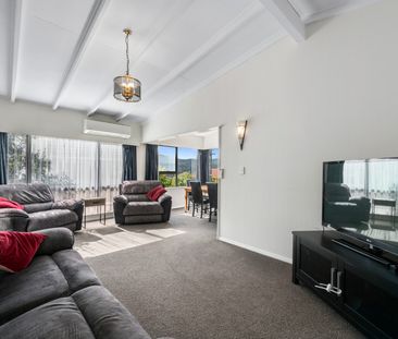 43 Franklyn Road, Tawa - Photo 1