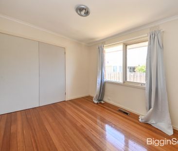 Modern 3-Bedroom Home in Prime Brentwood School Zone - Photo 6