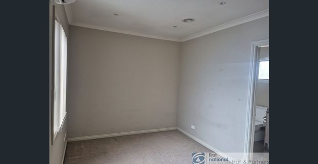 Modern Townhouse - Photo 1