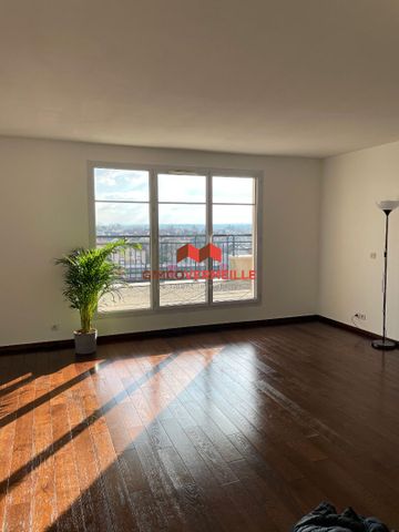 Location Appartement 6 pièces 101m² - Photo 2