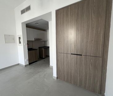 Brand New Modern Studio | 560Sqft | Large Layout - Photo 1