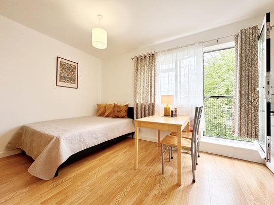 Studio to rent - Photo 1