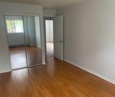 For Lease - 251 Marier Avenue Unit# 251, Vanier and Kingsview Park,... - Photo 3