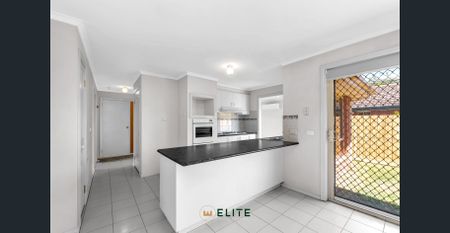 Just a short stroll to local shops and the beautiful Lake! - Photo 5