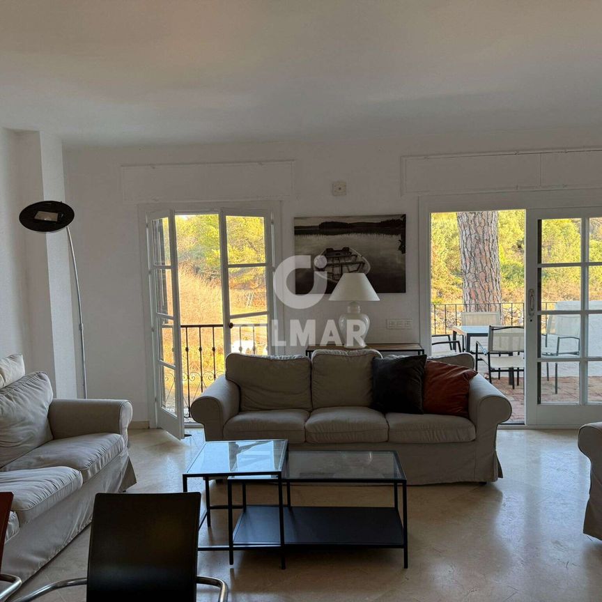 Dúplex en alquiler en Nueva Andalucía – Málaga | Gilmar Consulting - Photo 1