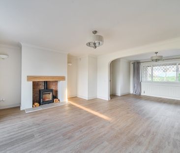 3 bedroom bungalow to rent - Photo 1