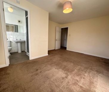 4 bedroom detached house to rent - Photo 2