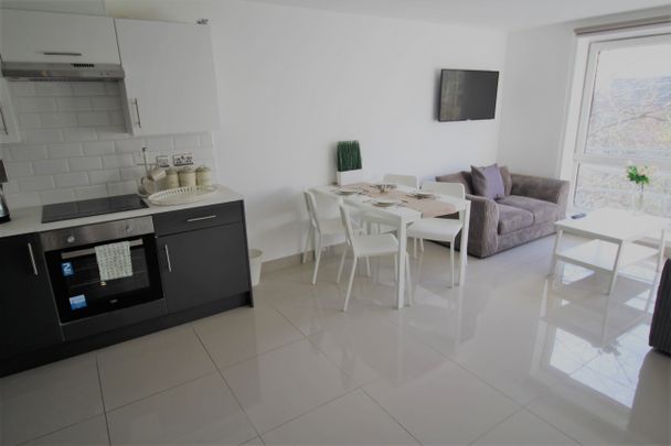 Flat 15, Samara Plaza, Room 2, LS2 9DU, Leeds - Photo 1
