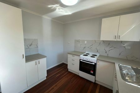 STYLISH 2 BEDROOM UNIT IN A PRIME LOCATION! - Photo 3