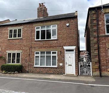 2 bedroom end of terrace house to rent - Photo 1
