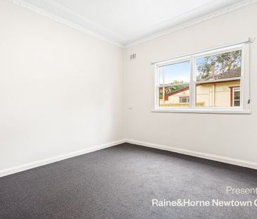 Leafy residence in a sought-after location - Photo 3