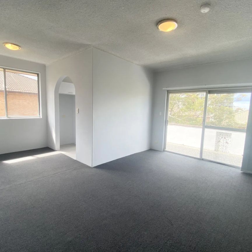Spacious Apartment in Prime Rockdale Location - Photo 1
