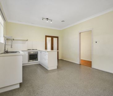 26 Blackall Avenue, Crestwood - Photo 4