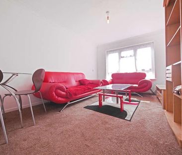 Egan Way, Hayes, UB3 - Photo 1