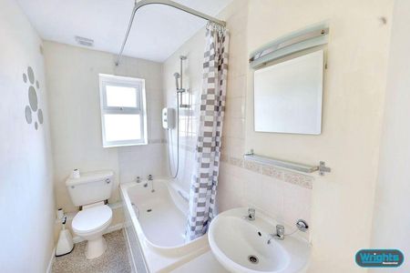 2 bedroom semi-detached house to rent - Photo 2