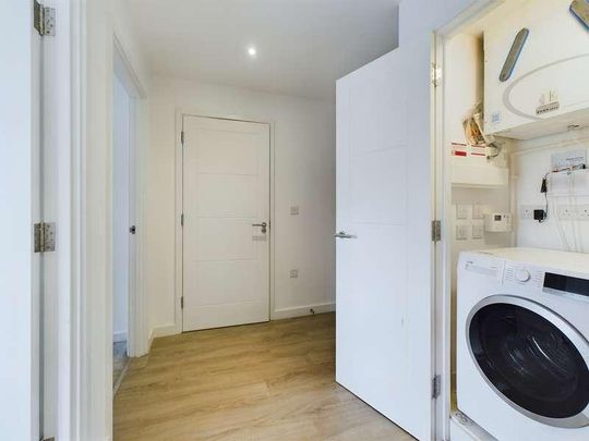 Hampton Place, Ashford, TN23 - Photo 1