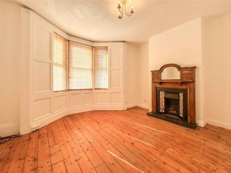 3 bedroom end of terrace house to rent - Photo 3