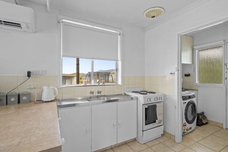 Spacious 3 Bedroom Family Home - Photo 4