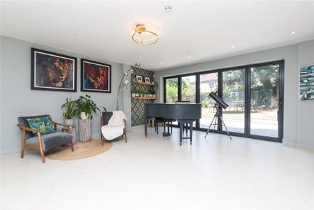 6 bedroom detached house to rent - Photo 4