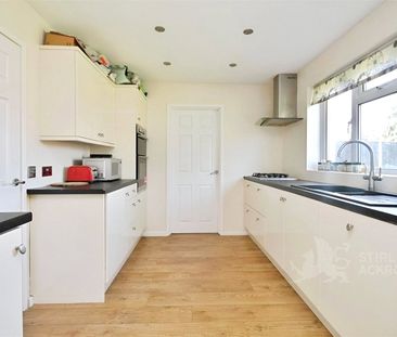 Blackwell Avenue, Guildford, Surrey, GU2 8LU - Photo 5