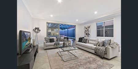 BEAUTIFULLY RENOVATED FOUR BEDROOM DUPLEX PLUS LUG - Photo 3