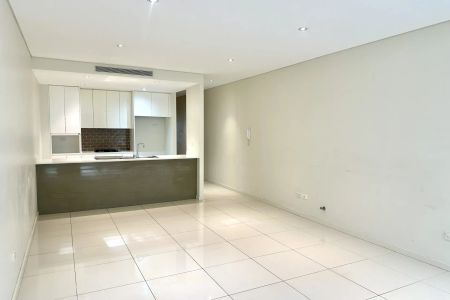 3 BEDROOM + STUDY IN PRIME LOCATION - Photo 2