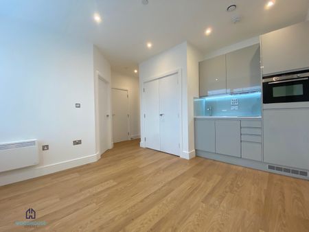 Papermill House, South Street, Romford, RM1 - One Bedroom Flat To Rent - £310pw / £1,345pcm - Photo 2