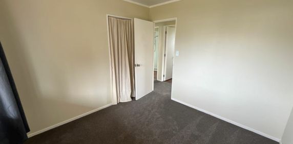 3 bed large section - Photo 2