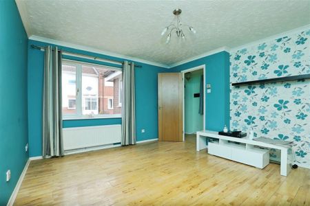 Harry Blunt Way, Scarning, DEREHAM - Photo 2