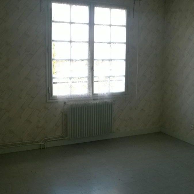 Location Maison 4 pièces 86m² POITIERS 86000 - Photo 1