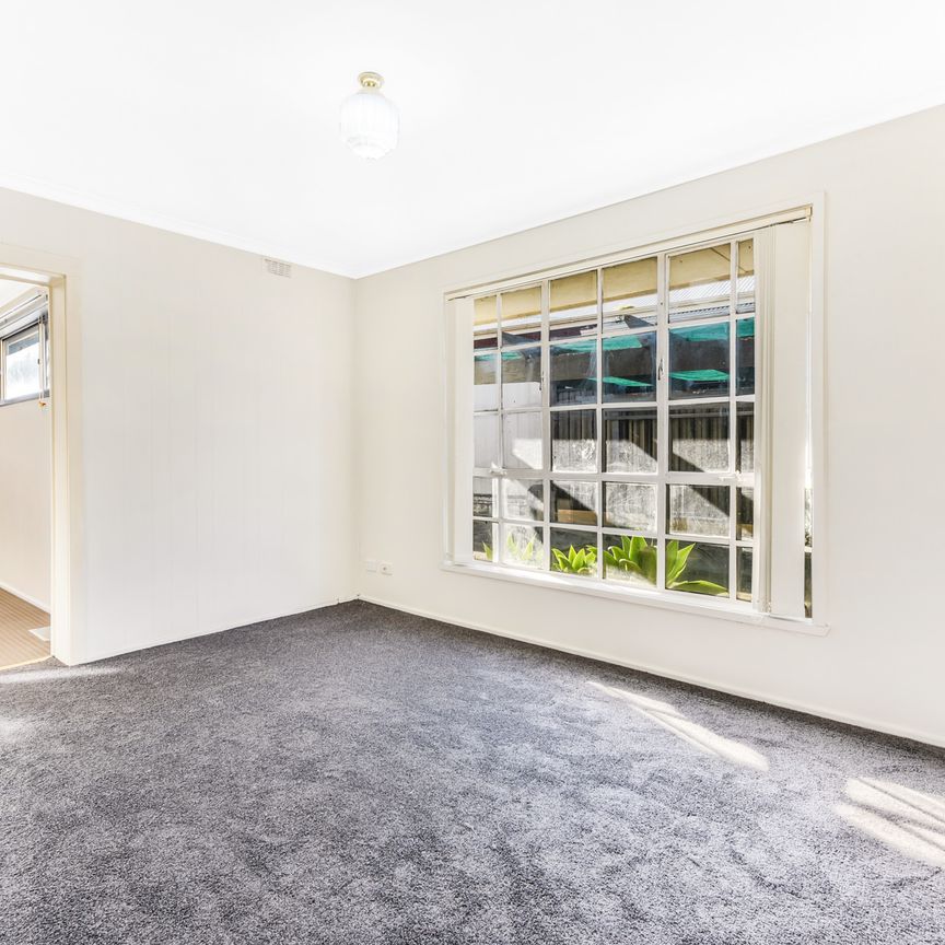 23 Glencannon Crescent, Clayton South VIC 3169 - House For Rent | Domain - Photo 1