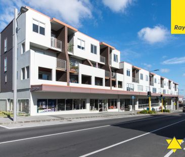 Excellent 1-Bedroom Apartment: Pool Access, Storage & Two Car Parks... - Photo 1