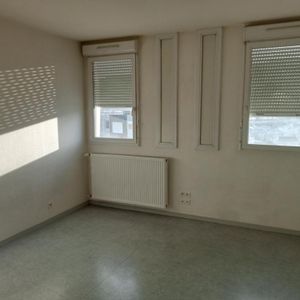 Appartement - T1 - BELLIGNAT - Photo 2