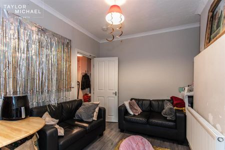 5 bedroom terraced house to rent - Photo 2