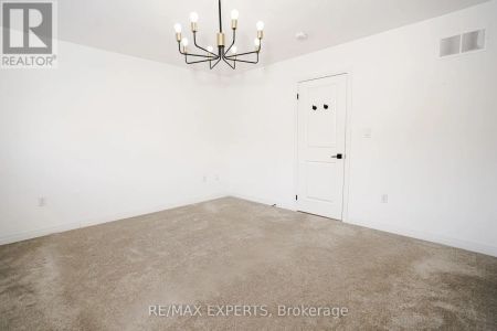 108 FAIRLANE AVENUE - Photo 4