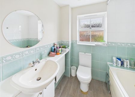 Alicia Close, Cawston, Rugby - Photo 3