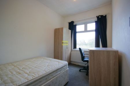 271 Warwards Lane - Photo 3