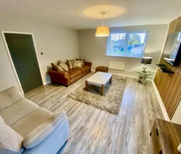 3 bedroom flat to rent - Photo 4