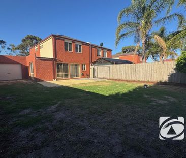 PERFECTLY LOCATED TOWNHOUSE WITH 2 FAMILY AREAS - Photo 6