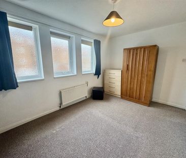 2 Holbeck Hill, Scarborough - Photo 5