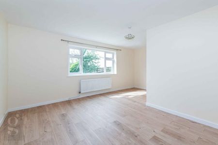 3 bedroom detached bungalow to rent - Photo 4