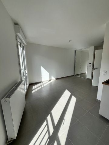 Location Appartement 1 pièce 28m² - Photo 2