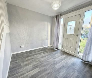 Terraced House to rent on - Photo 2