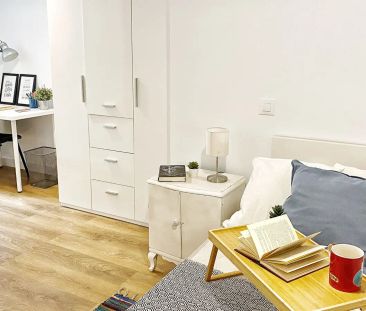 Room in a shared 4-bedroom apartment for rent in Aluche. - Photo 5