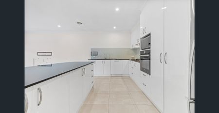 Elegant and spacious living in secure Jenin Gardens - Photo 5