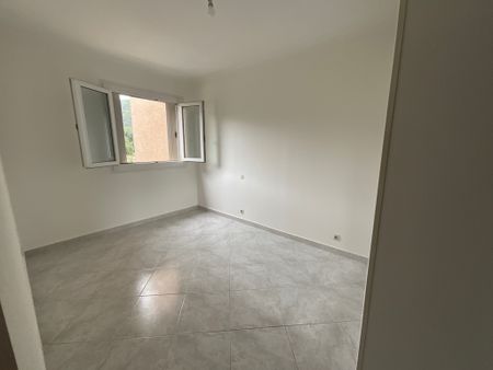 Location Appartement 3 pièces 59m² BASTIA 20200 - Photo 3