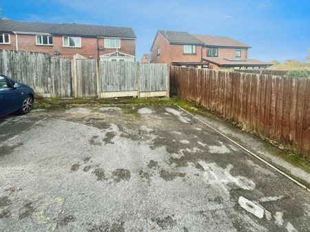 Open Hearth Close, Griffithstown, PONTYPOOL - Photo 5